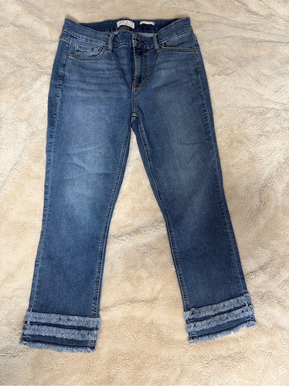 Women's Mid Wash Frayed Hem Cropped Jeans